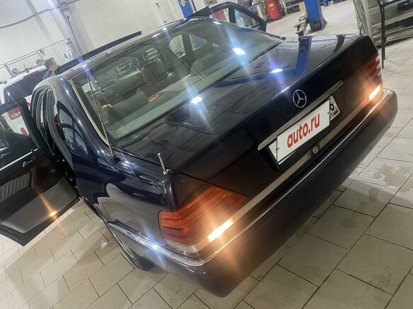 1993 Mercedes-Benz S-Класс 300 III (W140), синий, 1070000 рублей - вид 5
