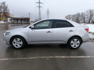 2010 Kia Cerato 4-speed II, серебристый, 520000 рублей, вид 5