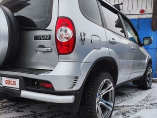 2015 Chevrolet Niva I Рестайлинг, серебристый, 750000 рублей, вид 1