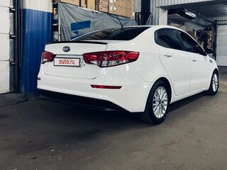 2015 Kia Rio III Рестайлинг, белый, 490000 рублей, вид 5