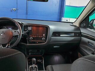 2022 Mitsubishi Outlander III Рестайлинг 3, чёрный, 4300000 рублей, вид 3