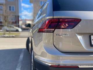 2017 Volkswagen Tiguan II, бежевый, 2950000 рублей, вид 4