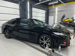 2020 Toyota Camry VIII (XV70), чёрный, 3850000 рублей, вид 2