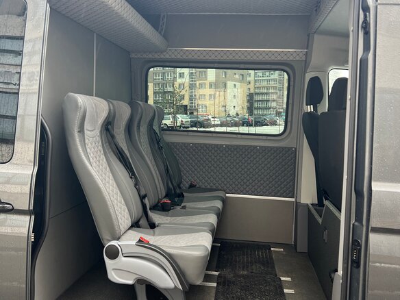2023 Volkswagen Crafter, серый, 6900000 рублей - вид 2