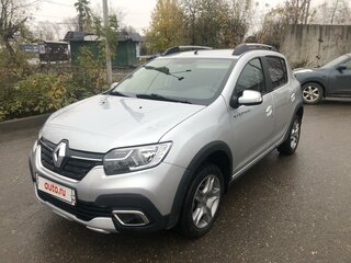 2021 Renault Sandero Stepway II Рестайлинг, серебристый, 1100000 рублей, вид 1