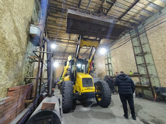 2005 New Holland LB115, золотистый, 5150000 рублей - вид 7
