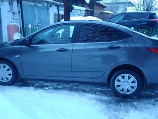 2015 Hyundai Solaris I Рестайлинг, серый, 880000 рублей, вид 2