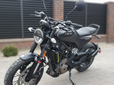 2022 Husqvarna Svartpilen 401, чёрный, 579953 рублей, вид 4