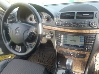 2005 Mercedes-Benz E-Класс 220 III (W211, S211), серебристый, 950000 рублей, вид 4