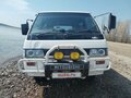 1990 Mitsubishi Delica III, белый, 500000 рублей - вид 10