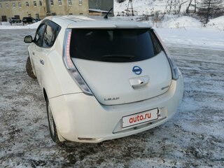 2013 Nissan Leaf (EM57) I (ZE0/AZE0), белый, 660000 рублей, вид 3