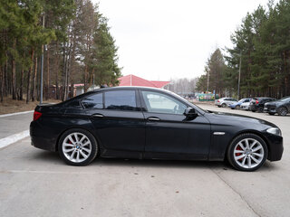 2010 BMW 5 серии 535i VI (F10/F11/F07), чёрный, 2500000 рублей, вид 4