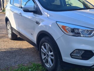 2016 Ford Kuga II Рестайлинг, белый, 1650000 рублей, вид 3