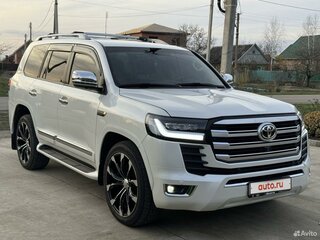 2015 Toyota Land Cruiser 200 Series Рестайлинг 1, белый, 6500000 рублей, вид 5