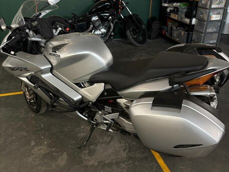 2003 Honda VFR 800, серый, 520000 рублей, вид 2