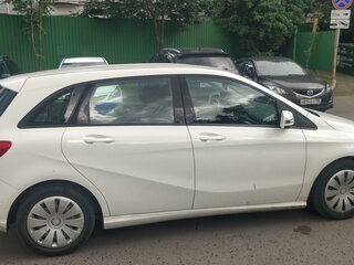 2014 Mercedes-Benz B-Класс 180 II (W246), белый, 1400000 рублей, вид 2