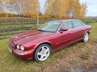 2004 Jaguar XJ III (X350/X358), красный, 2400000 рублей, вид 3