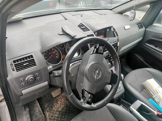 2008 Opel Zafira B Рестайлинг, серебристый, 600000 рублей, вид 3