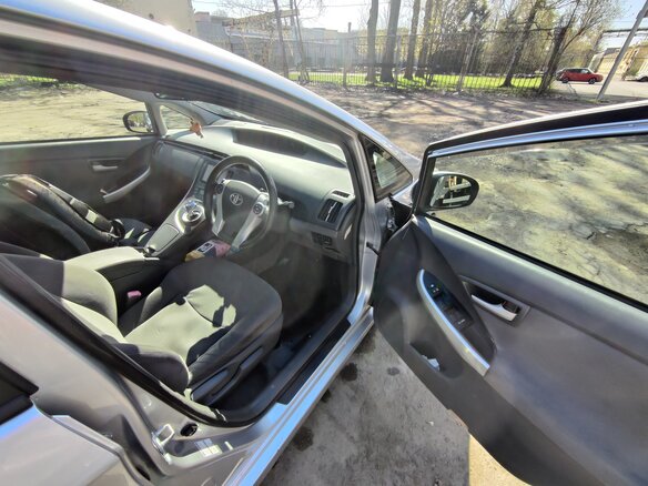 2010 Toyota Prius III (XW30), серый, 970000 рублей - вид 9