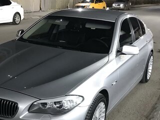 2013 BMW 5 серии 520i VI (F10/F11/F07), серебристый, 1950000 рублей, вид 2