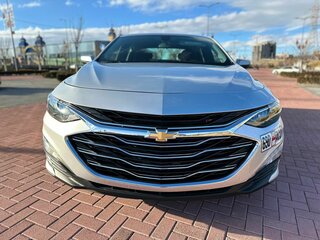 2019 Chevrolet Malibu IX Рестайлинг, серебристый, 1250000 рублей, вид 3