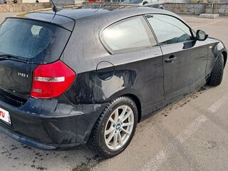 2010 BMW 1 серии 116i I (E81/E82/E87/E88) Рестайлинг, чёрный, 725000 рублей, вид 5