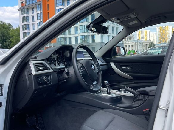 2018 BMW 3 серии 330d xDrive VI (F3x) Рестайлинг, белый, 2500000 рублей - вид 8