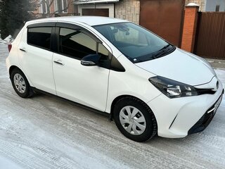 2016 Toyota Vitz III (XP130) Рестайлинг, белый, 1150000 рублей, вид 5