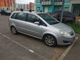 2008 Opel Zafira B Рестайлинг, серебристый, 600000 рублей, вид 4
