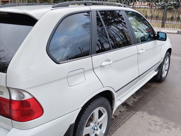 2004 BMW X5 3.0i I (E53) Рестайлинг, белый, 1050000 рублей - вид 2
