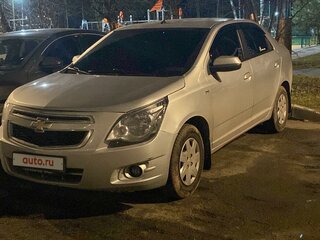 2013 Chevrolet Cobalt II, серебристый, 600000 рублей, вид 1