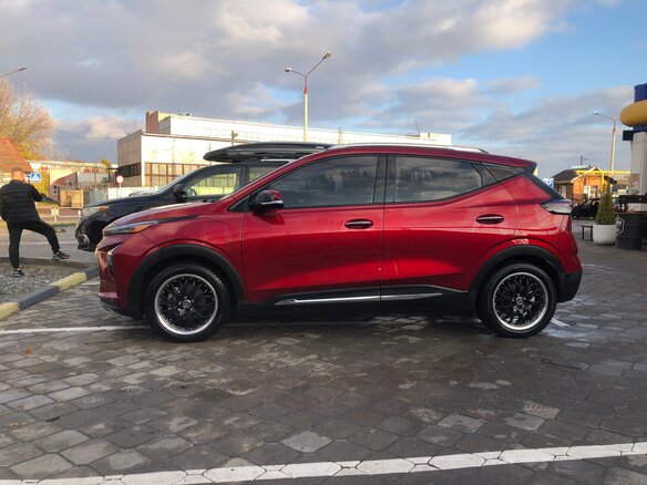 2021 Chevrolet Bolt EUV, красный, 2700000 рублей - вид 9