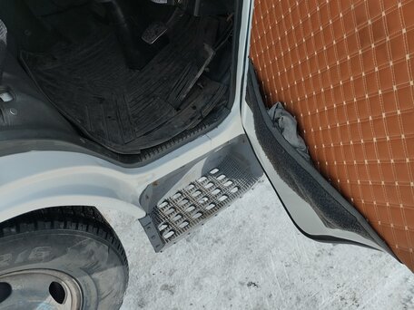 1990 Mazda Titan, белый, 1800000 рублей, вид 5
