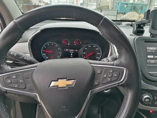 2018 Chevrolet Equinox III, серый, 1794975 рублей, вид 3