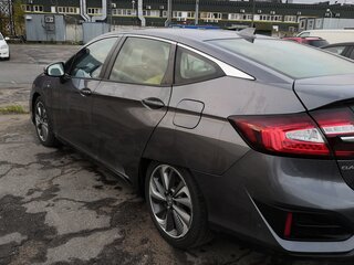 2018 Honda Clarity Plug-in Hybrid II, серый, 2050000 рублей, вид 3