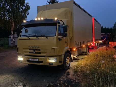 2015 КамАЗ 4308, жёлтый, 3500000 рублей, вид 1