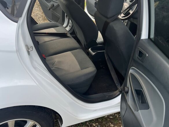 2009 Ford Fiesta Mk6, белый, 550000 рублей - вид 12