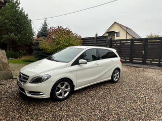 2014 Mercedes-Benz B-Класс 180 II (W246), белый, 1550000 рублей, вид 1