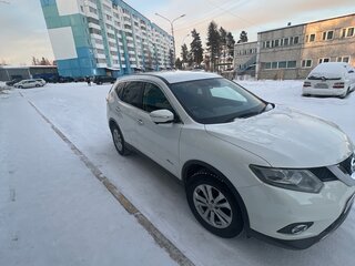 2015 Nissan X-Trail III, белый, 2000000 рублей, вид 2