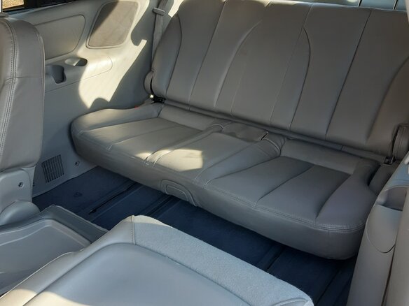 2010 Kia Carnival Grand II, серебристый, 1230000 рублей - вид 16