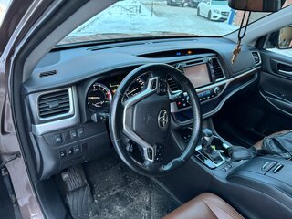 2017 Toyota Highlander III (XU50) Рестайлинг, коричневый, 4250000 рублей, вид 4