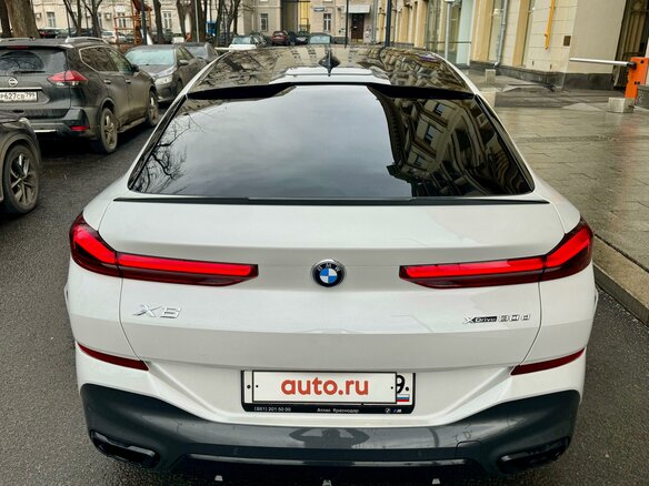2021 BMW X6 30d III (G06), белый, 9310000 рублей - вид 2