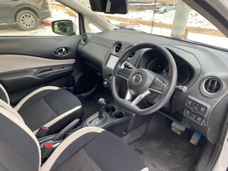 2018 Nissan Note II Рестайлинг, серебристый, 1280000 рублей, вид 4