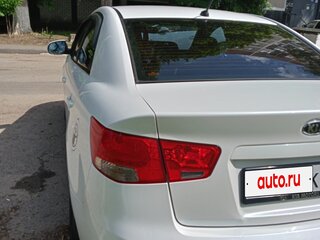 2010 Kia Cerato 6-speed II, белый, 700000 рублей, вид 5