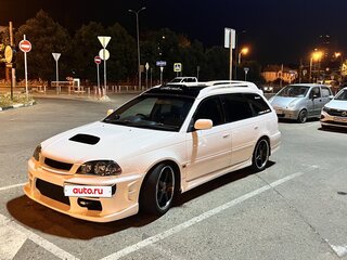 2001 Toyota Caldina II Рестайлинг, белый, 850000 рублей, вид 1