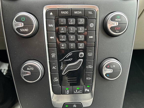 2019 Volvo V40 II Рестайлинг, чёрный, 2177760 рублей - вид 22