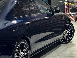 2018 Mercedes-Benz E-Класс 300 V (W213, S213, C238), синий, 3800000 рублей, вид 4