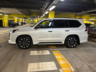 2020 Lexus LX 570 III Рестайлинг 2, белый, 8500000 рублей, вид 4
