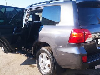 2014 Toyota Land Cruiser 200 Series Рестайлинг 1, серый, 4000000 рублей, вид 2