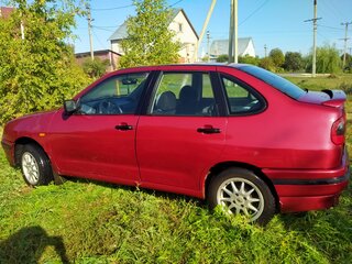 1996 Volkswagen Polo III, пурпурный, 60000 рублей, вид 1